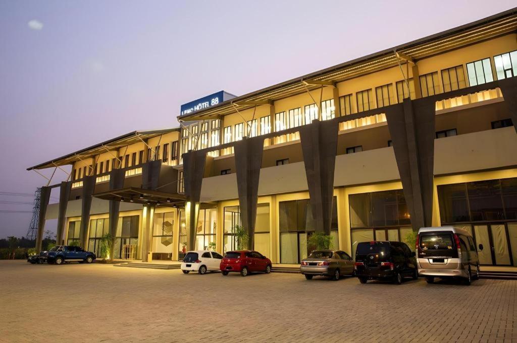 Lemo Hotel Serpong Tangerang Extérieur photo